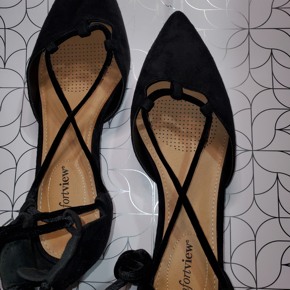 Black Pointed Toe Lace-Up Flats